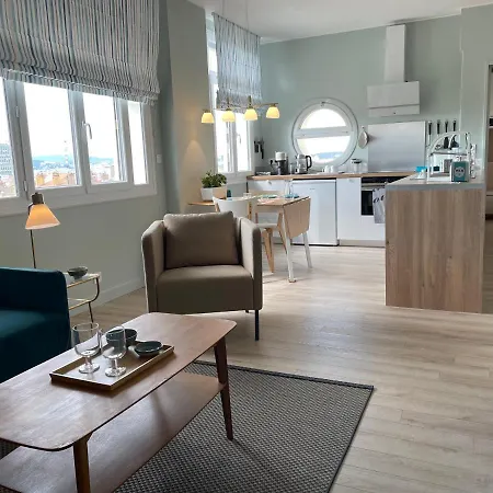 Vue Sur Rade Elegant Vaste Climatise Etage Eleve Ascenseur Proche Parking Et Toutes Commodites Au Coeur Du Historique *