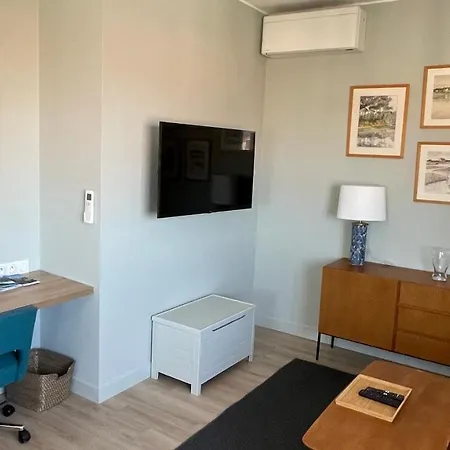 Vue Sur Rade Elegant Vaste Climatise Etage Eleve Ascenseur Proche Parking Et Toutes Commodites Au Coeur Du Historique * Toulon