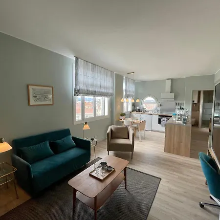 Vue Sur Rade: élégant Climatisé Au Cœur De Historique Apartment *