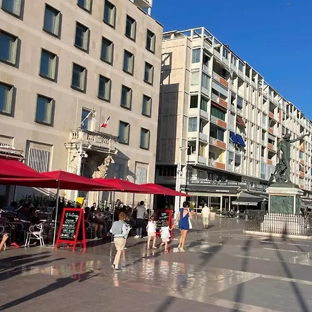 Vue Sur Rade: élégant Climatisé Au Cœur De Historique Apartment