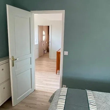 Apartment Vue Sur Rade: élégant Climatisé Au Cœur De Historique