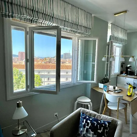 Apartment Vue Sur Rade: élégant Climatisé Au Cœur De Historique Toulon